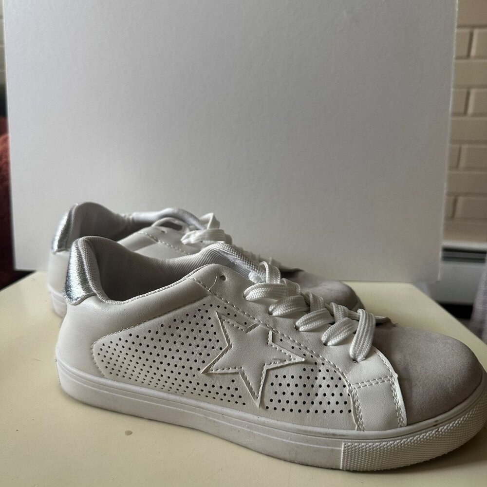 Outwoods Women Shoes